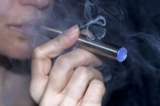 옥스퍼드 선정 올해의 단어 ‘Vape’, 외국서도 전자담배 열풍?