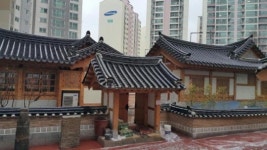 아파트에 사랑채ㆍ마루ㆍ마당이? 아파트 한옥을 품다