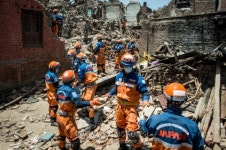 네팔정부, “외국구조팀 나가달라”...8일만에 수색·구조 마무리(?)