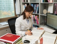 [고운결한의원 칼럼] 지루성피부염의 화장법과 세안법