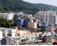 초저금리부산의 교통, 교육, 문화시설이 있는 지역에 타운하우스 건설하다