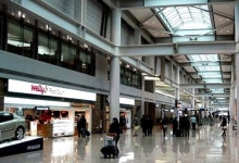 카페 등서 쉬며 방심한 틈 노려…인천공항 여행객 캐리어 슬쩍