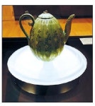 물레성형하고 화목가마 불지피고…비취빛 ‘강진청자’ 그 빛과 마주하다