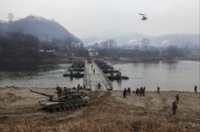 [포토]‘실전 방불’ 한미연합 도하훈련 실시