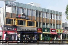 깔끔해진 방배로…LED 간판교체 작업 완료