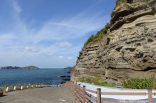 휠체어로 가는 등산, 올레길…4월 걷는 길엔 장애인도 거침이 없다