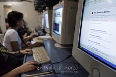 “스마트폰 때문에” PC방 절반이 사라졌다…모바일 게임 빠른 성장