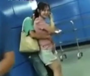 대륙 커플, 공공장소서 도 넘은 애정행각 빈축