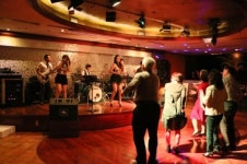 록그룹, 호텔 뒤흔들다…노보텔독산 ‘그랑아 밴드’ 부활