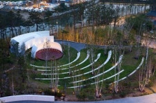 호텔, 이젠 지역축제급 페스티벌까지 연다…강릉 씨마크 인형극에서 갈라쇼까지