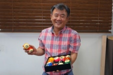 코스모스산업 “6년의 실패가 80년 당구공 독점구조 깬 자산”