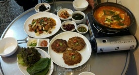 한결같은 맛과 정성으로 서민들의 애환 달래주는 목림식당