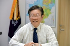 이재명, 전국 226개 지자체중 SNS 시민소통 ‘SA등급‘