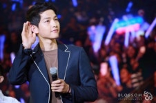 송중기, ‘2016 아시아 투어 팬미팅’ 종료…10개 도시 6만 명 운집