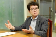[반환점 돈 민선 6기…구청장에 듣는다-정원오 서울 성동구청장] “젠트리피케이션 이슈화로 임차상인 보호 앞장”