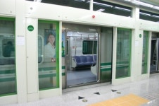 ‘폭염’으로 ‘스크린도어’ 유리 깨졌다…서울 1호선 대방역