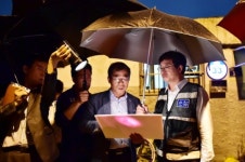 오늘은 방범대원..염태영 수원시장 야간순찰