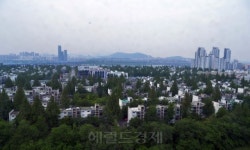 반포주공1단지 아파트 재건축 변경안 또 보류…해 넘기나