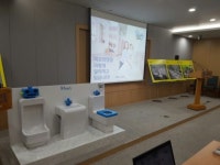 학교 화장실 바뀌니 ‘97% 만족’…올해는 동양식 변기 없앤다