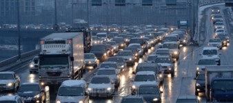 강원북부 대설주의보…고속도로 정체구간 길어졌다