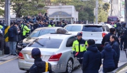 [헤럴드포토] ‘복잡한 사저 인근 도로’