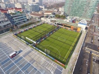 홈플러스가 ‘풋살 경기장’에 꽂혔다