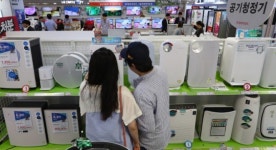 [미세먼지 공포, 다시쓴 유통경제학 ③] 매출 상처입은 유통, 할인행사로 반전 노린다