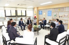 이성호 양주시장, 자매도시 日후지에다시 교육위원회 방문단과 환담