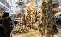 대형마트 의무휴업 5년…마트ㆍ전통시장 둘다 죽었다