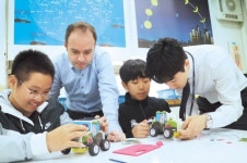 “얘들아, 이번엔 하이브리드 트랙터 만들거야”