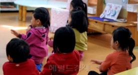 무서운 어린이집...아이 귀 뒤에 멍 자국 112신고