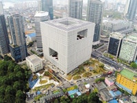 아모레퍼시픽 ‘달항아리’에 내려앉다