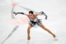 김연아급 피겨신동 15세 자기토바, 여왕 메드베데바 눌렀다