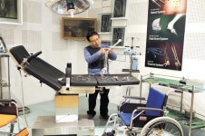 [피플 & 스토리]웬만한 ‘국산 의료장비’ 는 그의 손에서... 다 된 나이에도 연구실서 제품개발 몰두 김서곤 ‘솔고바이오메디칼’ 회장