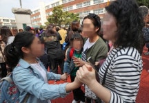 방배초등학교 학부모들 ‘가슴이 철렁’…한달음에 학교로