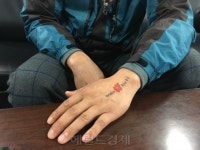 [세월호 4주기-철거 앞둔 안산 분향소]“다른 곳에 가도 찾아주실테니 슬프지만은 않네요”