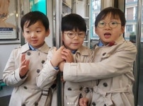 몰라보게 자란  ‘삼둥이’ …대한 이어 만세도 안경 썼다