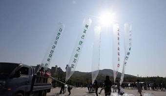 대북풍선단장 “전단살포, 정부가 못막아…제지땐 소송”