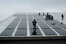 “건물 지붕을 태양광발전소로” 에스와이패널, SK E&S와 사업 제휴