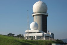 제주 고산기상대 직원, 쓰레기 줍다 절벽서 추락 사망