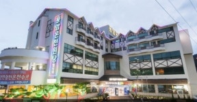 청도 용암온천 화재...중상자는 없는 듯