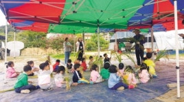 [10월의 농촌여행 코스- ② 대전 찬샘마을과 대청호] 가을 수확기 하루 체험객만 1000명 아이들 생소한 농기구보며 초롱초롱