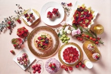 “딸기가 좋아”…유통가, 제철 맞아 ‘딸기마케팅’ 총력전