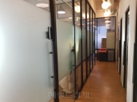 변호사진혜정사무실 | [변호사 2만명 시대①] 짙게 드리운 불황…‘1평 사무실’ 변호사를 아시나요
