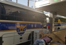 ‘늘어난’ 집회 시위 속 ‘갈 곳 없는 경찰버스’