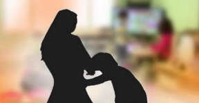 오줌 젖은 바지로 우는 아이 눈물 닦은 보육교사 ‘실형’
