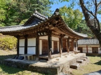노을에 물든 황매산 억새 물결에 취하고, 천년세월 견뎌낸 해인사 대장경에 반하고…