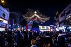 ‘인천 신포동 문화의 거리서 성탄절 추억과 낭만을 담는다’