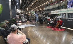 수요일 정오마다 성동책마루에 울려퍼지던 음악의 선율