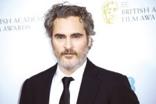 ‘조커’ 호아킨 피닉스 “유색인은 왜 환영받지 못하는가”